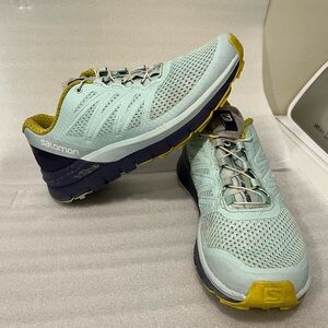 Salomon Vibe mint blue green sneakers size 8 worn only a few times